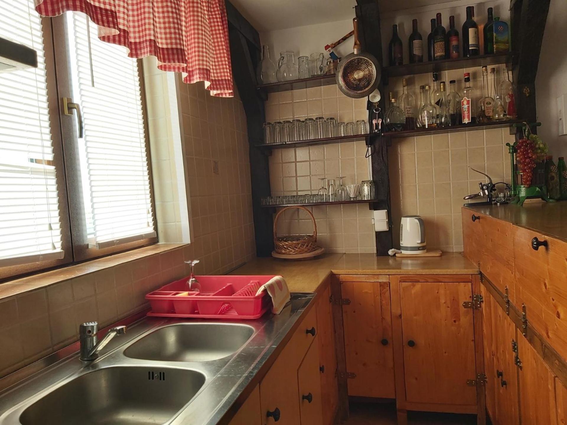 Izletiste Opatovac Guest House Екстериор снимка