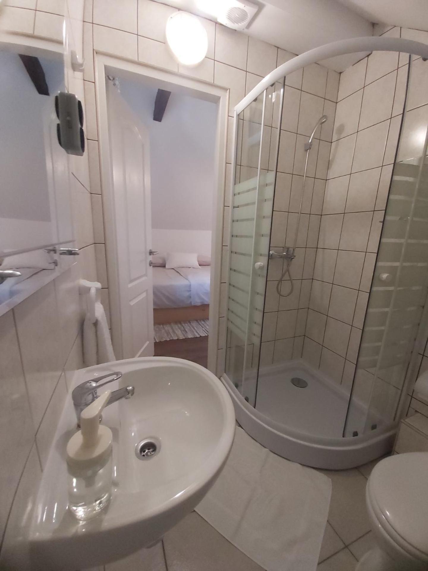 Izletiste Opatovac Guest House Екстериор снимка